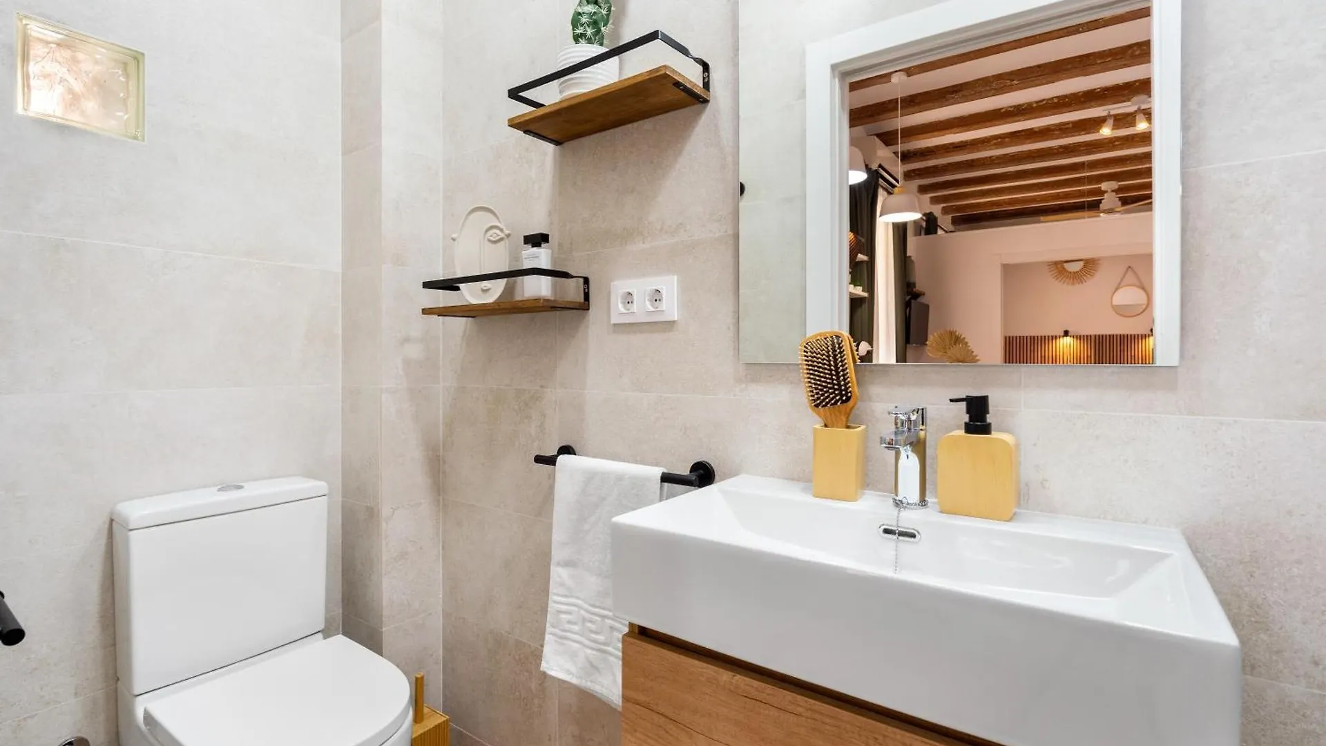 Lodging Apartments Almirall Beach 31 Barcelona