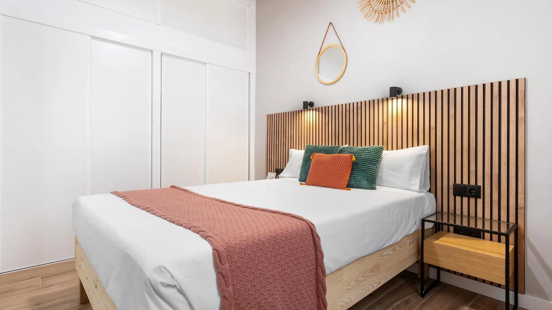 Lodging Apartments Almirall Beach 31 Barcelona España